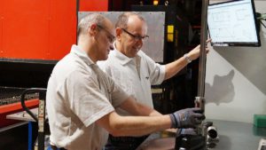 Laserschneiden an der 3D-Maschine laserschneiden lohnfertigung hsk nrw 2d 3d